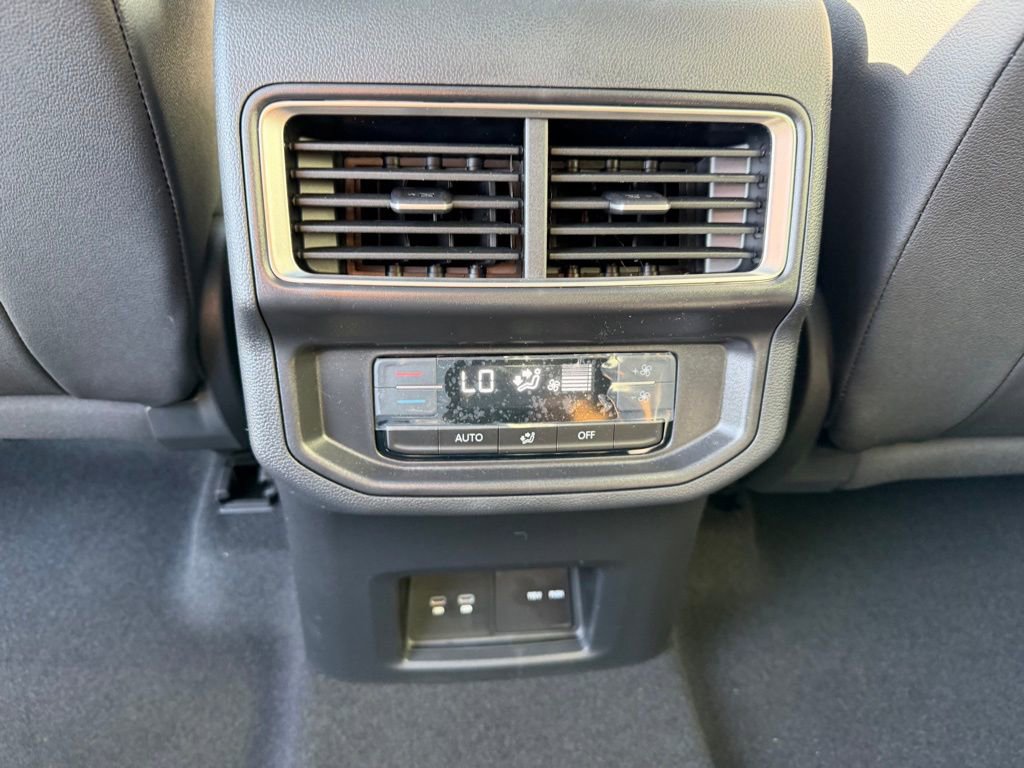 New 2026 Volkswagen Atlas SE image 28