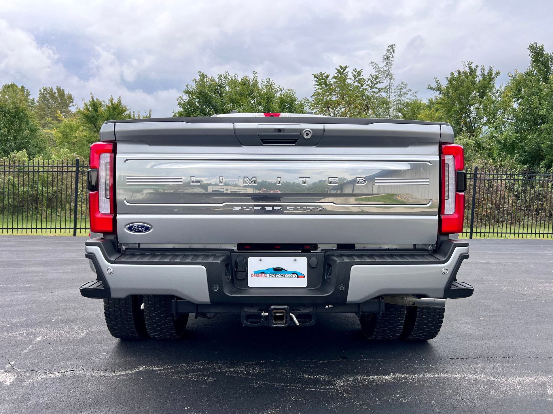 Used 2024 Ford F450 Limited w/ FX4 Off-Road Package image 3