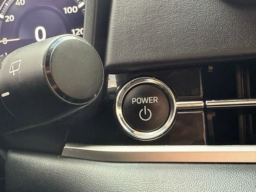 Used 2024 Mitsubishi Outlander SE image 12