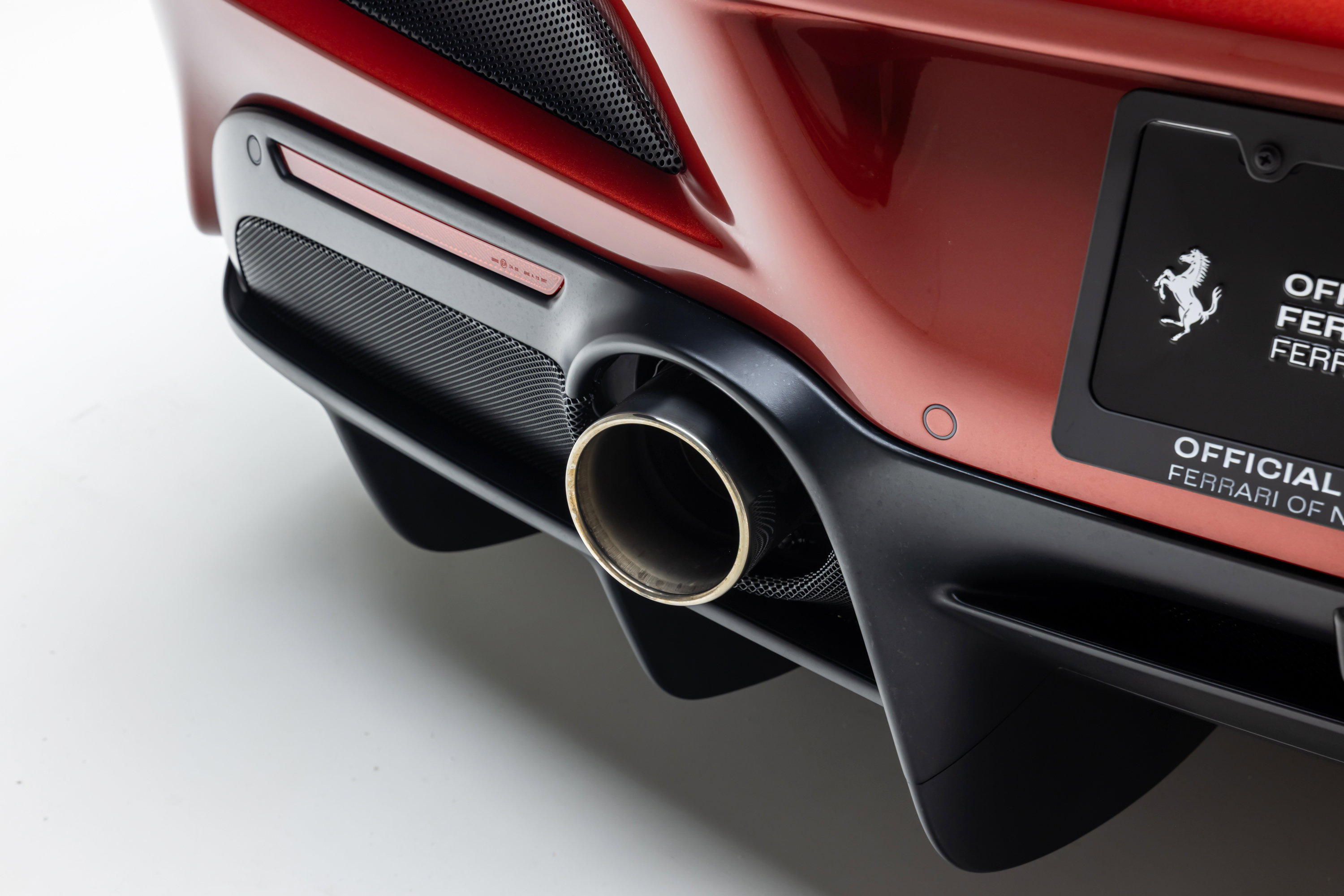 Certified 2022 Ferrari F8 Tributo RWD image 21
