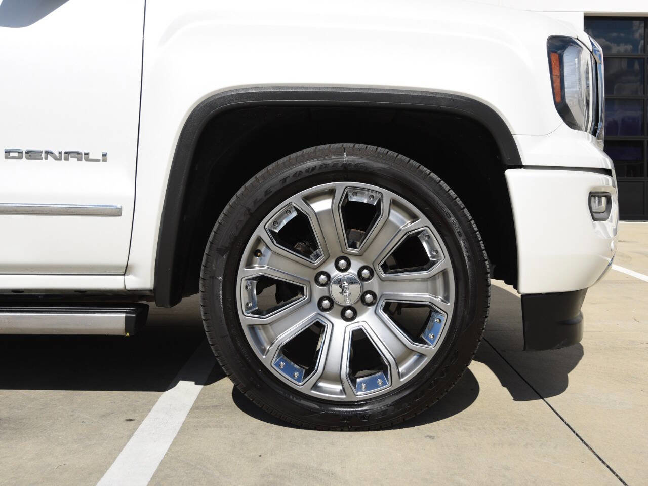 Used 2018 GMC Sierra 1500 Denali w/ Denali Ultimate Package AWD/4WD image 12