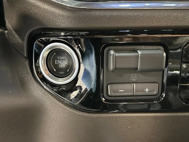 Used 2025 Chevrolet Silverado 1500 LTZ w/ LTZ Premium Package AWD/4WD image 15