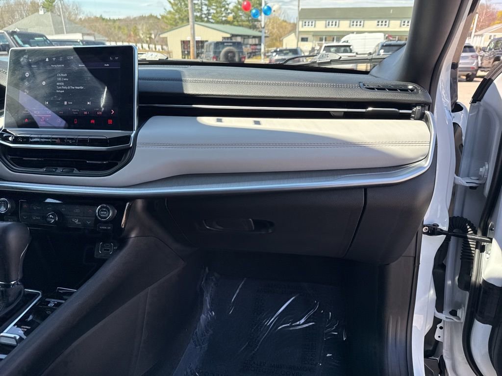 Certified 2025 Jeep Compass Limited image 27