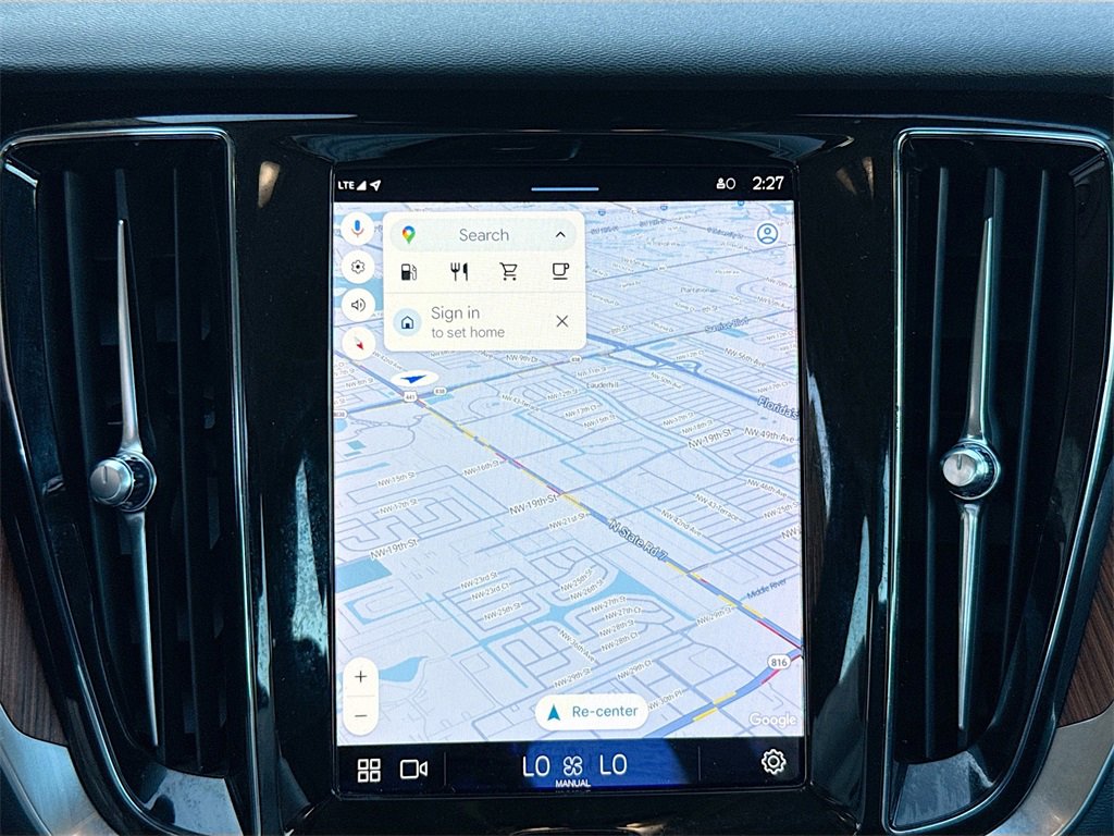 Used 2023 Volvo S60 B5 Plus image 15