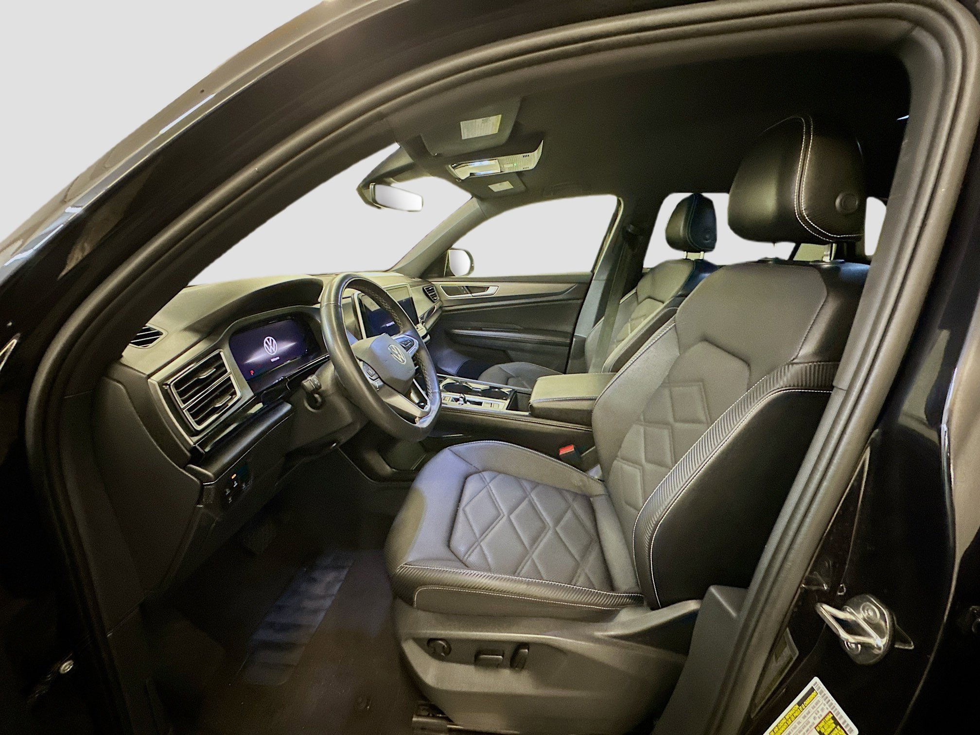 Used 2024 Volkswagen Atlas Cross Sport SE image 13