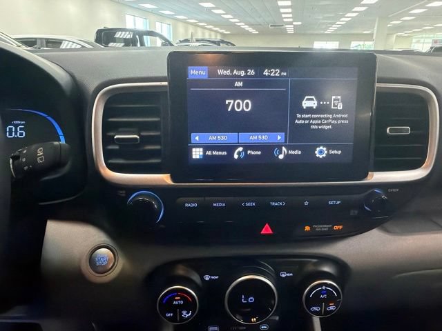 Used 2025 Hyundai Venue SEL FWD image 18