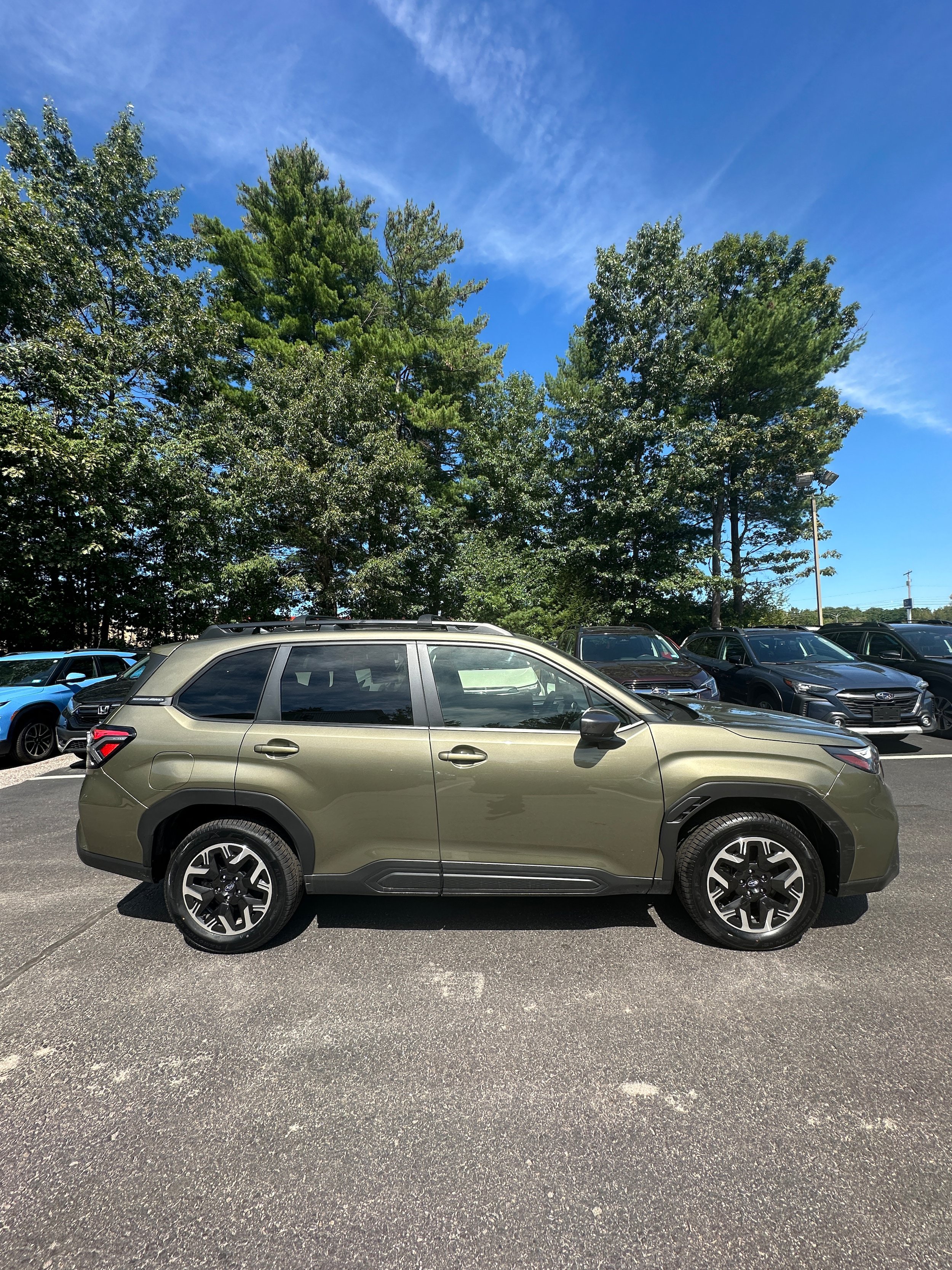 Used 2025 Subaru Forester Premium AWD/4WD image 4