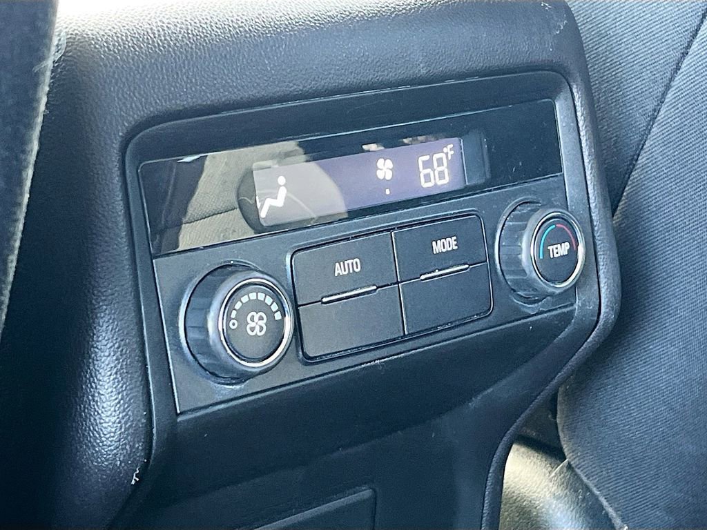 Used 2022 GMC Acadia SLE image 23