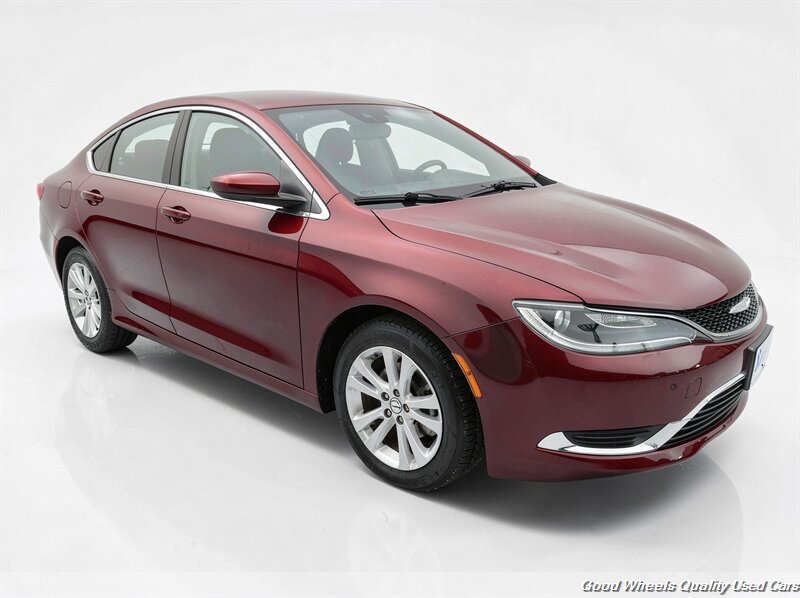Used 2016 Chrysler 200 Limited w/ Anniversary Edition FWD image 3