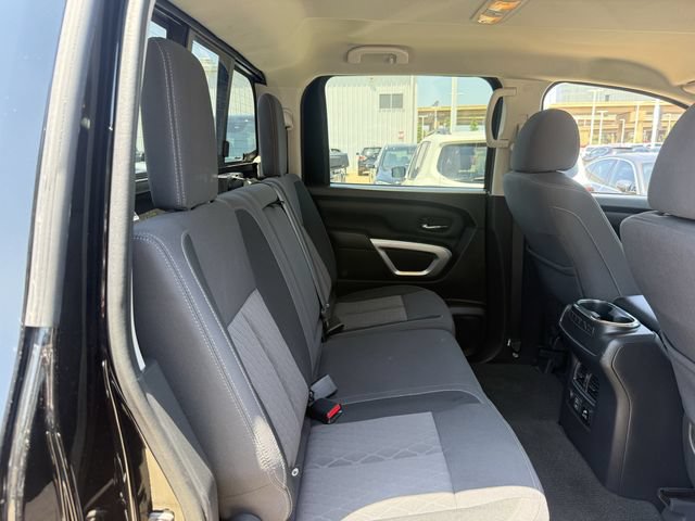 Used 2024 Nissan Titan SV w/ SV Convenience Package RWD image 30