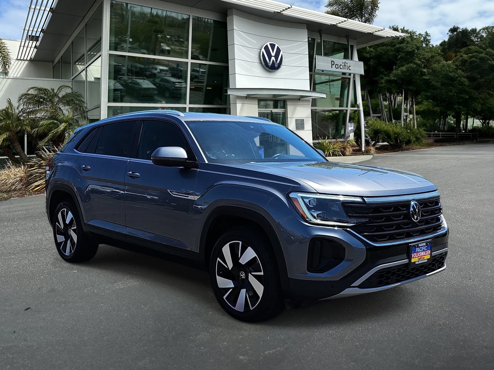 Certified 2024 Volkswagen Atlas Cross Sport SE AWD/4WD image 3