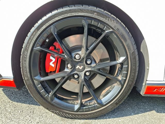 Used 2025 Hyundai Elantra N FWD image 8