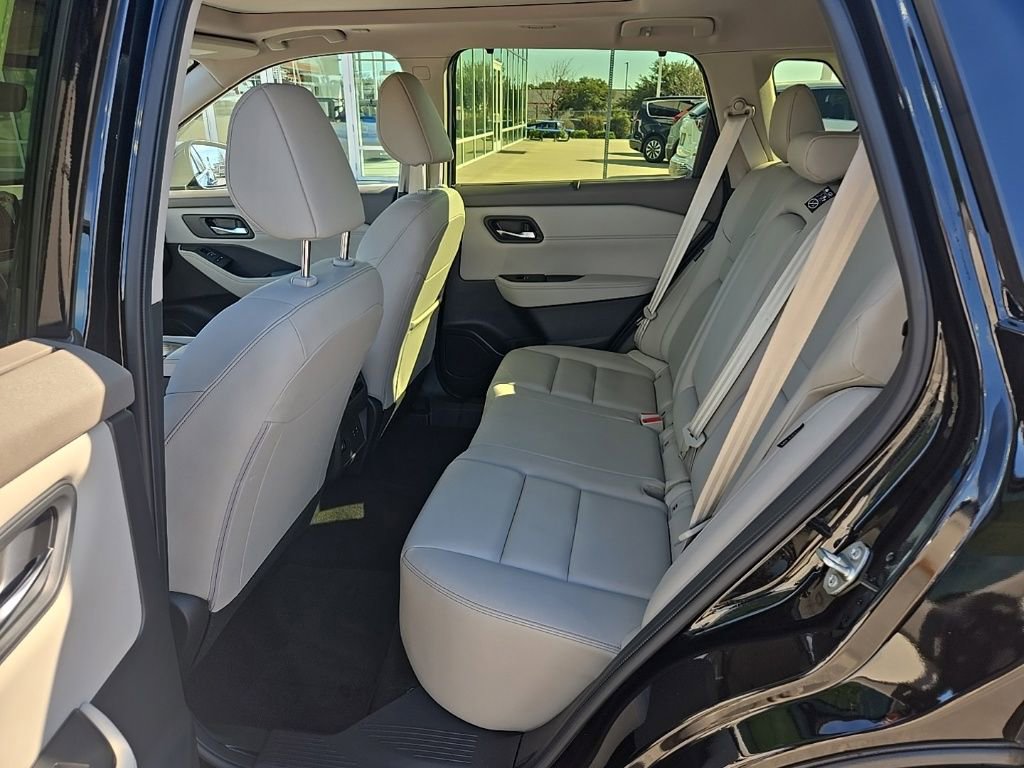 Used 2023 Nissan Rogue SL w/ SL Premium Package image 30