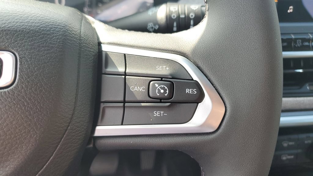 Used 2023 Jeep Compass Latitude w/ Convenience Group AWD/4WD image 31