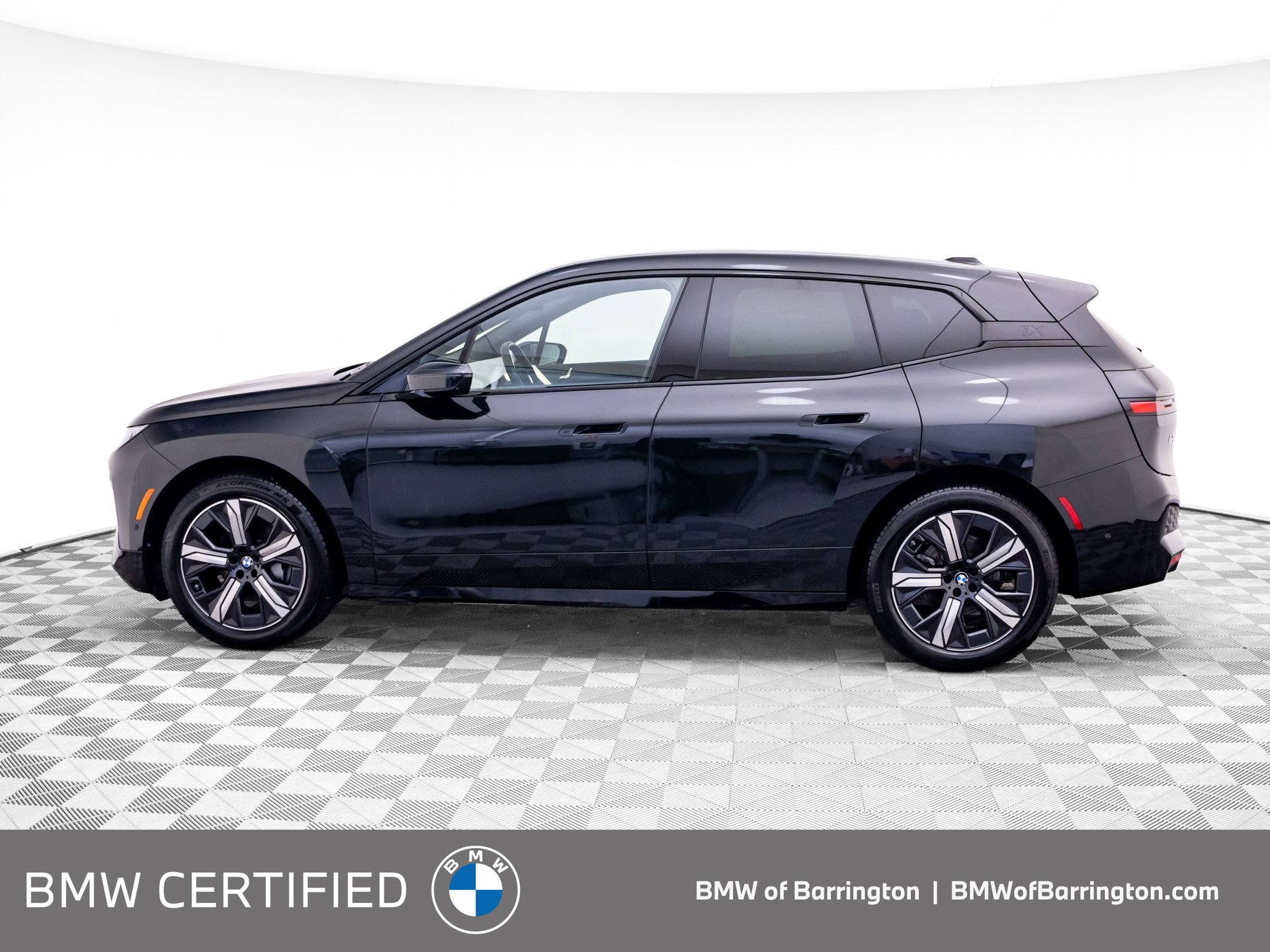 Certified 2026 BMW iX xDrive45 w/ Premium Package AWD/4WD image 2