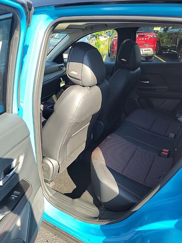 Used 2025 Nissan Kicks SR w/ SR Premium Package image 23