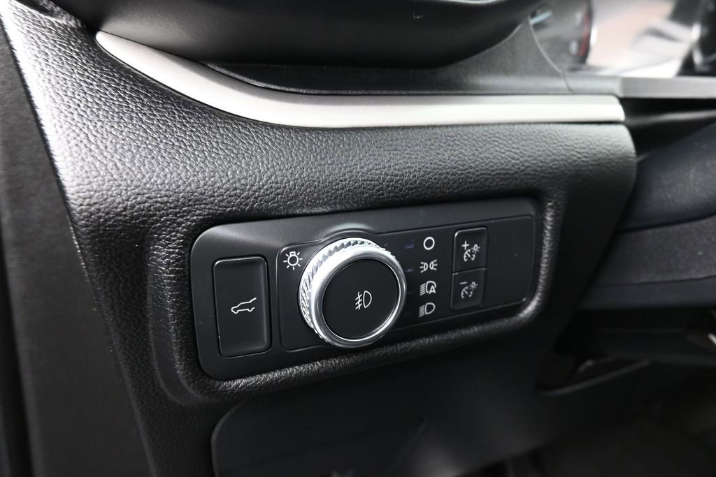 Used 2022 Ford Explorer XLT w/ Equipment Group 202A RWD image 25
