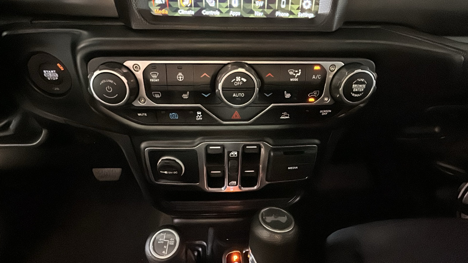 Used 2023 Jeep Wrangler Unlimited w/ Cold Weather Group AWD/4WD image 26