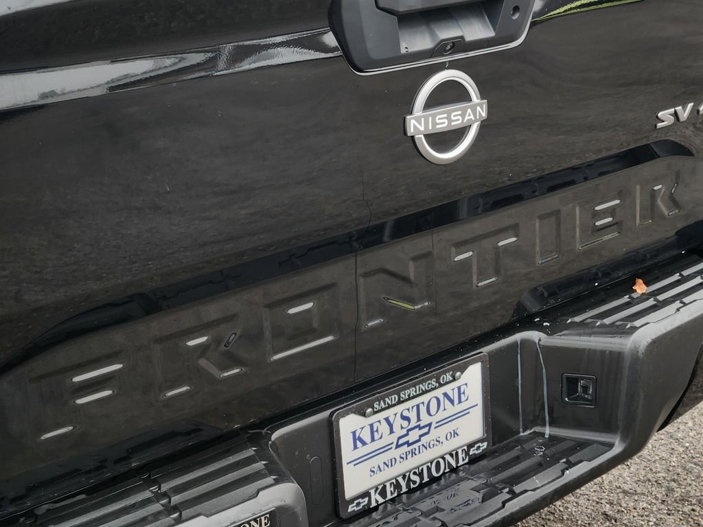 Used 2024 Nissan Frontier SV AWD/4WD image 11