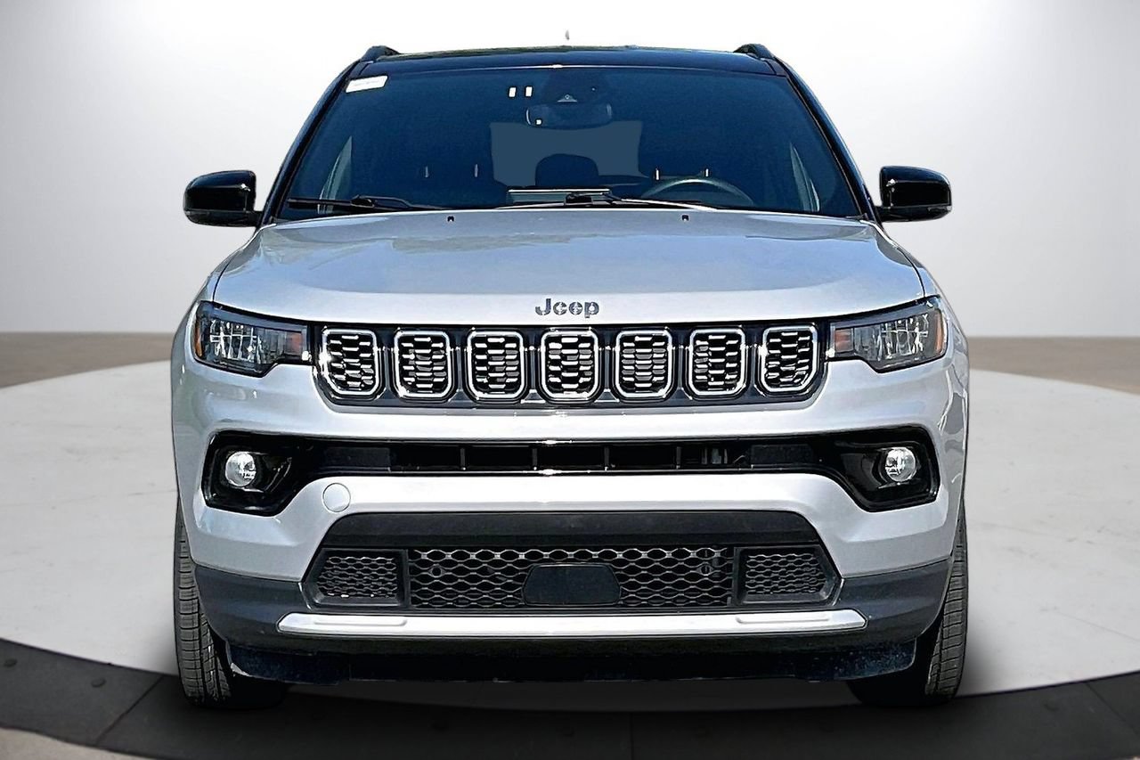 Used 2025 Jeep Compass Limited AWD/4WD image 3