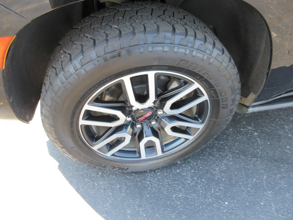 Certified 2023 GMC Yukon AT4 w/ AT4 Premium Package AWD/4WD image 15