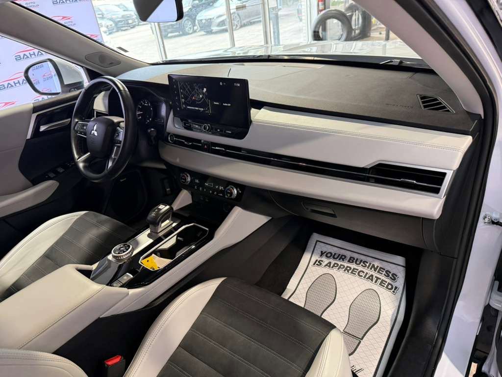 Used 2025 Mitsubishi Outlander Trail Edition image 57