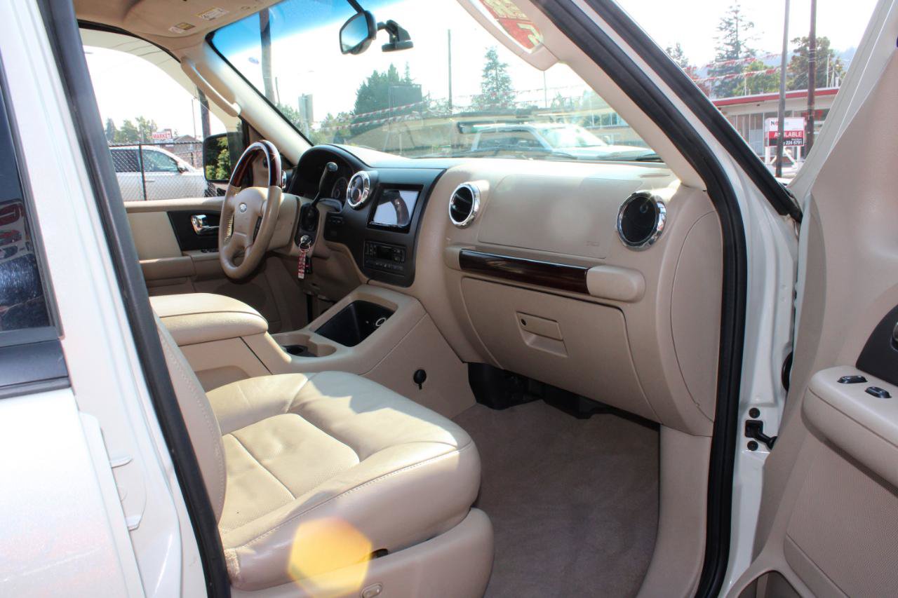 Used 2005 Ford Expedition Limited RWD image 16