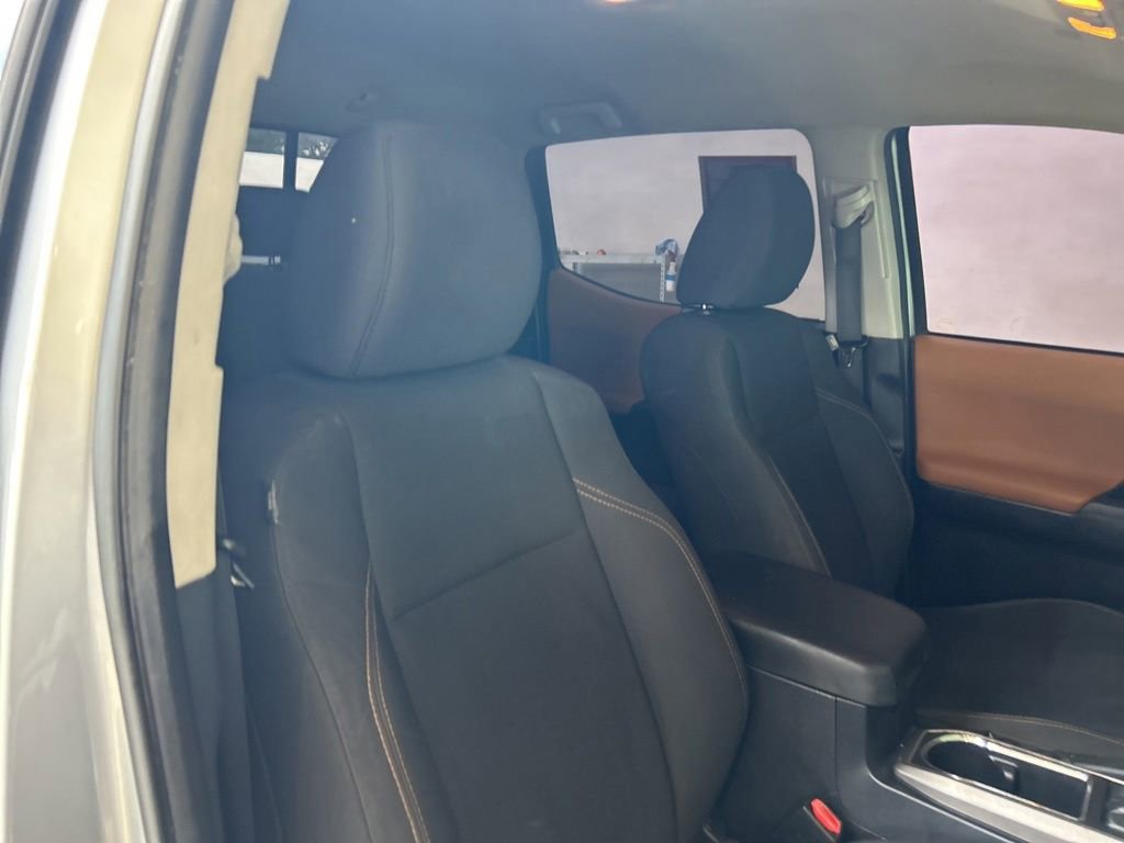Used 2019 Toyota Tacoma SR5 RWD image 19