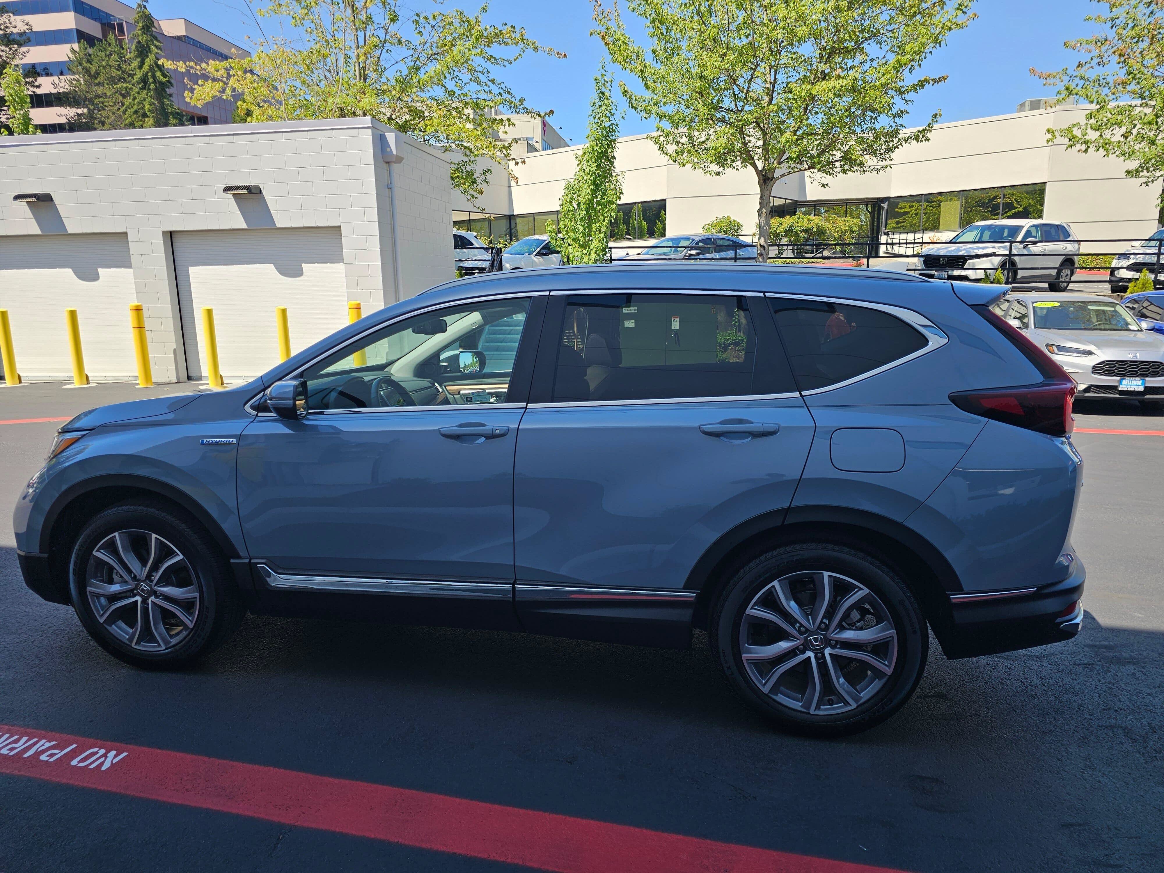 Used 2022 Honda CR-V Touring image 4