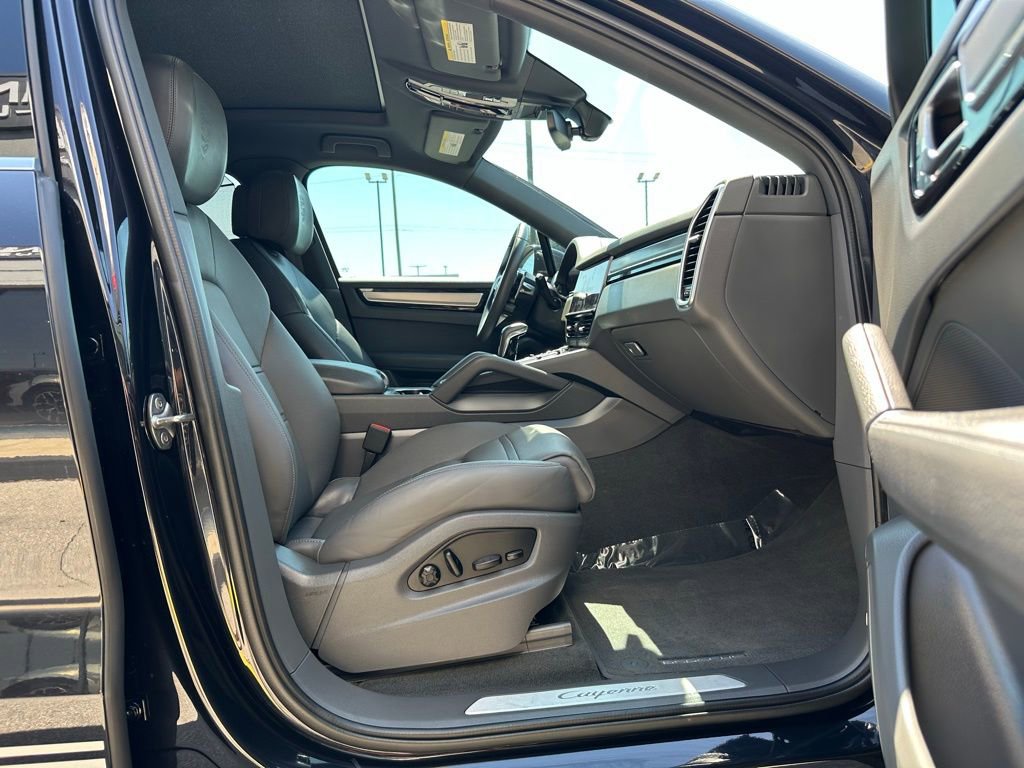 Used 2022 Porsche Cayenne E-Hybrid Coupe image 55