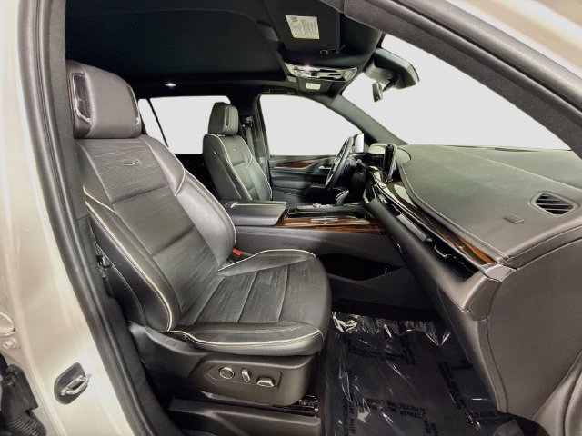 Used 2023 Cadillac Escalade ESV Premium Luxury AWD/4WD image 28