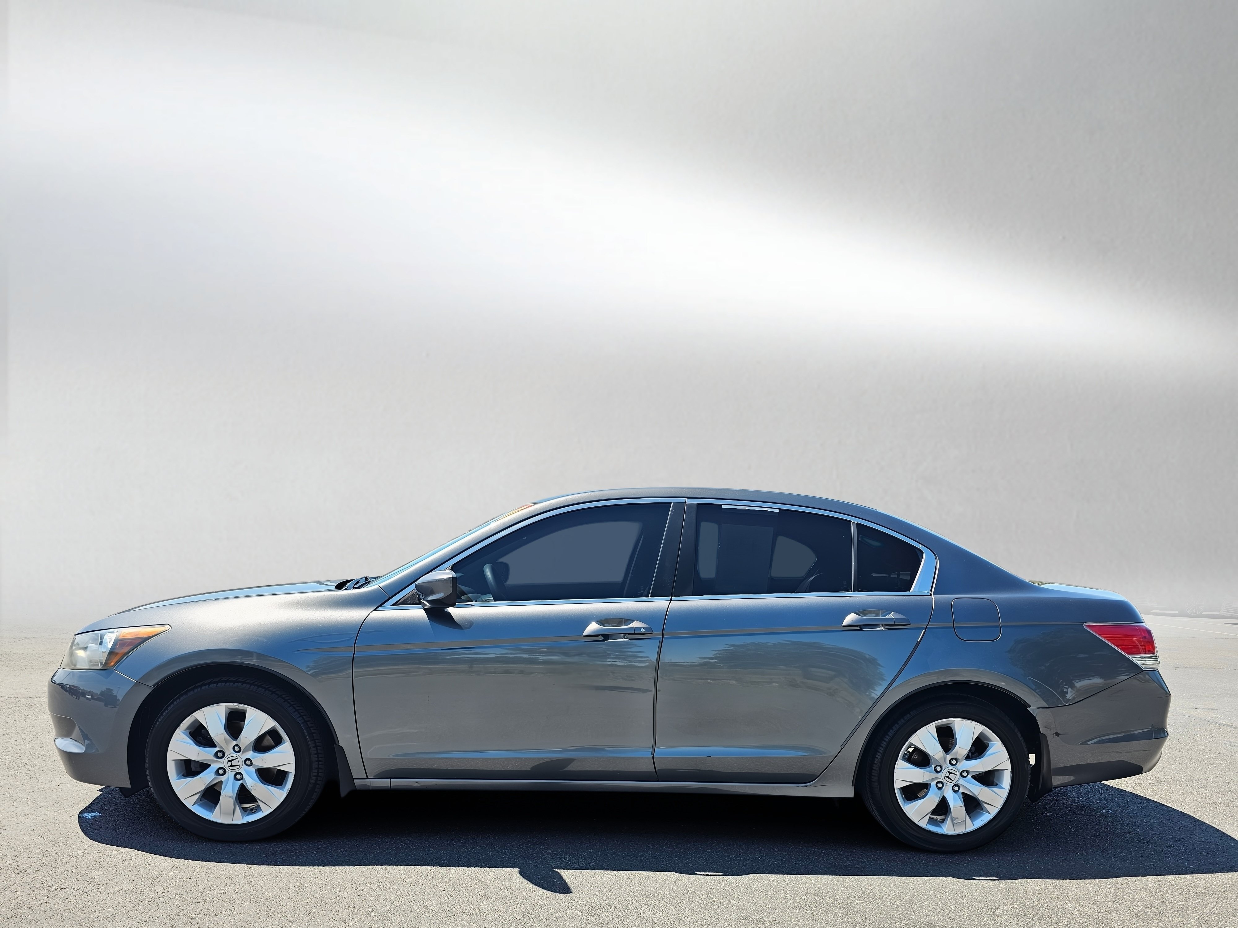 Used 2010 Honda Accord EX image 2