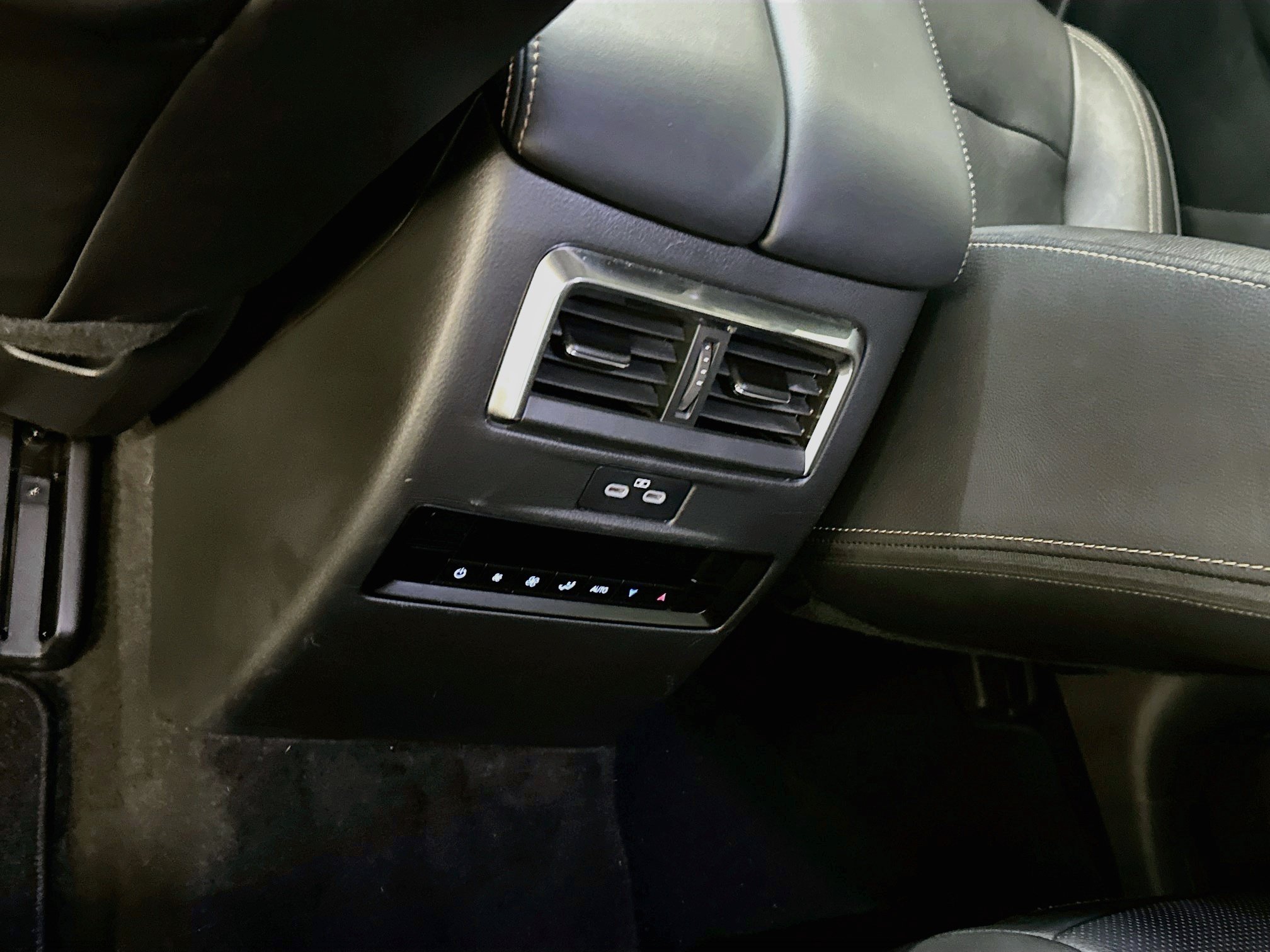 Used 2024 MAZDA CX-90 Plug-In Hybrid w/ Preferred AWD/4WD image 29