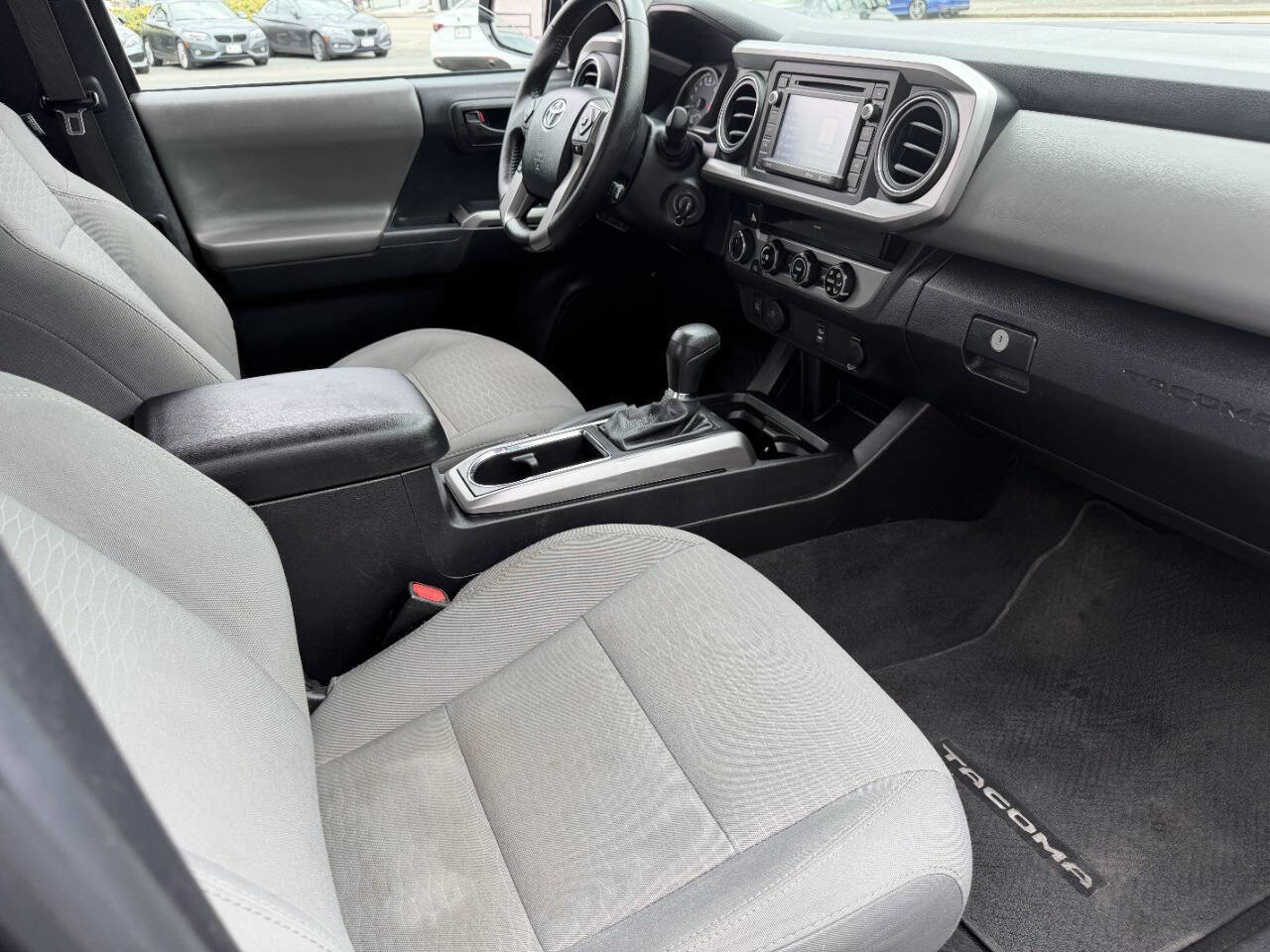 Used 2016 Toyota Tacoma SR5 w/ Exterior Package image 20