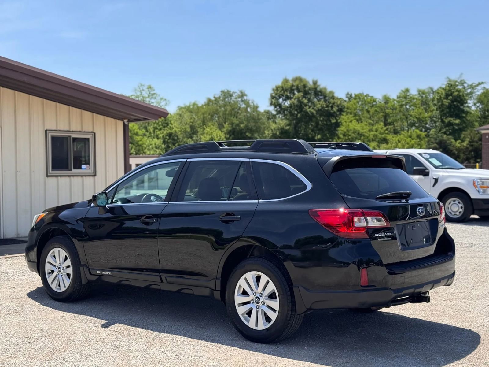 Used 2015 Subaru Outback 2.5i Premium w/ Popular Package #3 AWD/4WD image 10