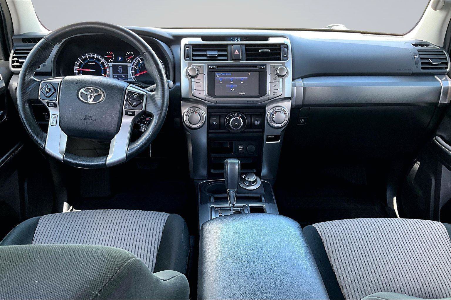 Used 2018 Toyota 4Runner SR5 AWD/4WD image 17