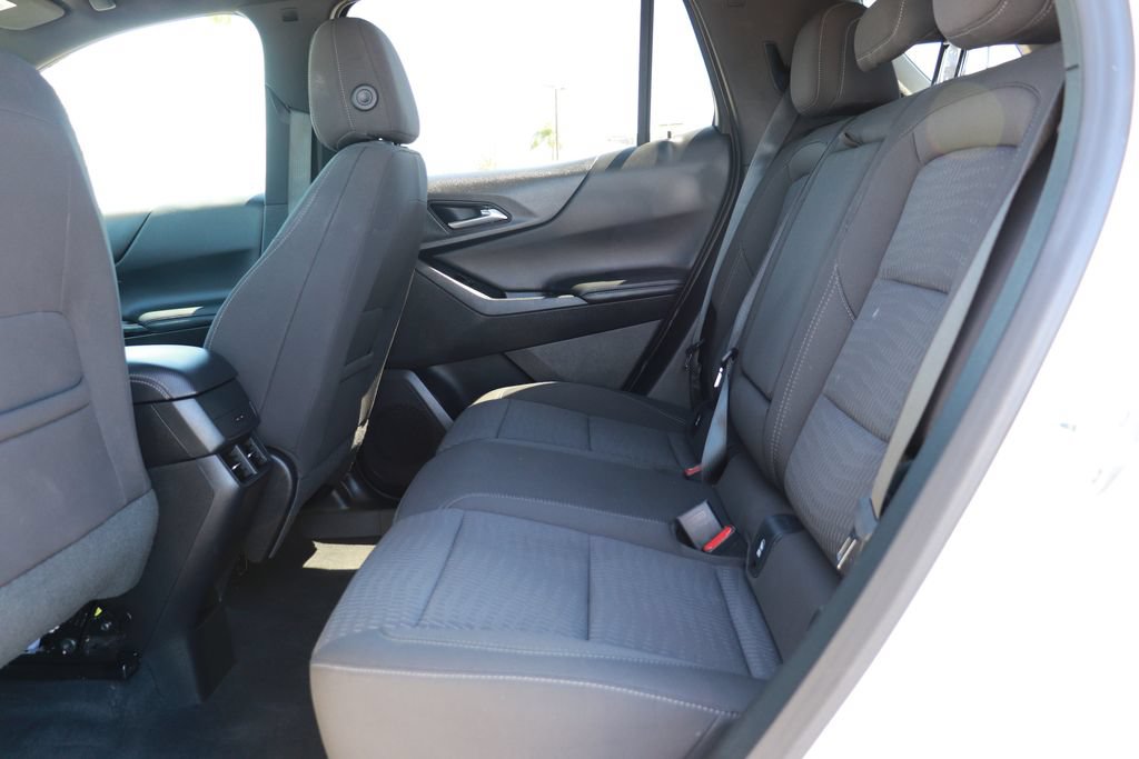 Used 2026 Chevrolet Equinox LT FWD image 13
