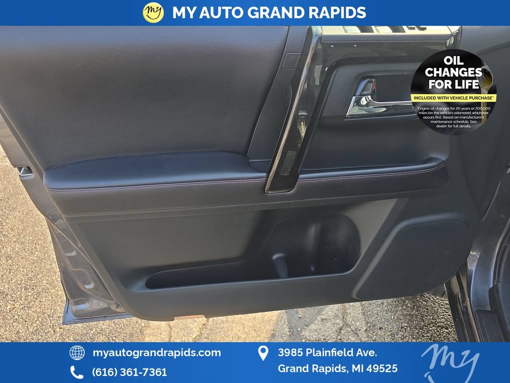 Used 2017 Toyota 4Runner TRD Off-Road Premium AWD/4WD image 10