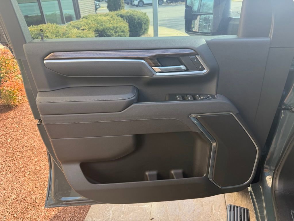 Used 2025 Chevrolet Silverado 2500 LT w/ All Star Edition image 16