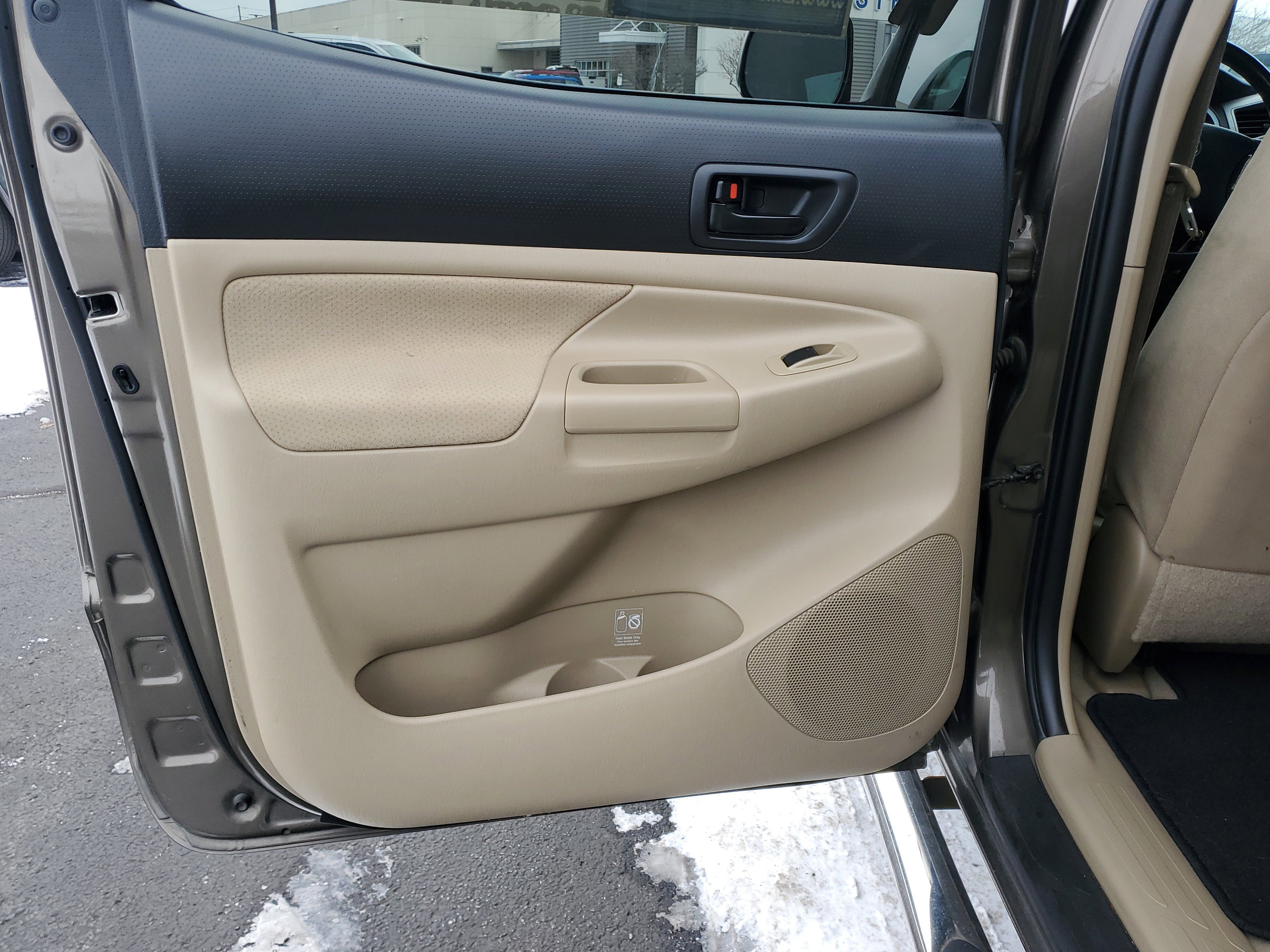 Used 2011 Toyota Tacoma PreRunner image 8