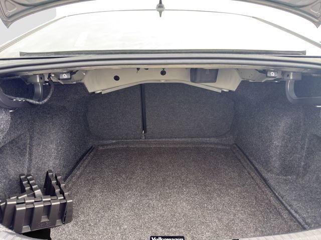 Used 2024 Volkswagen Jetta SE w/ Panoramic Sunroof Package image 19