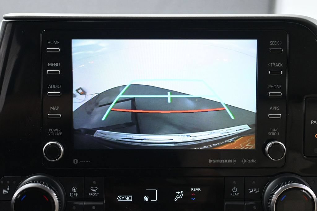 Used 2022 Toyota Highlander XLE AWD/4WD image 34