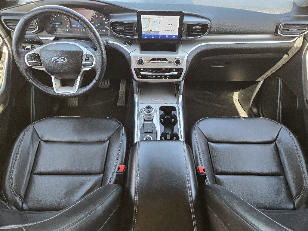 Used 2021 Ford Explorer XLT w/ Equipment Group 202A image 5