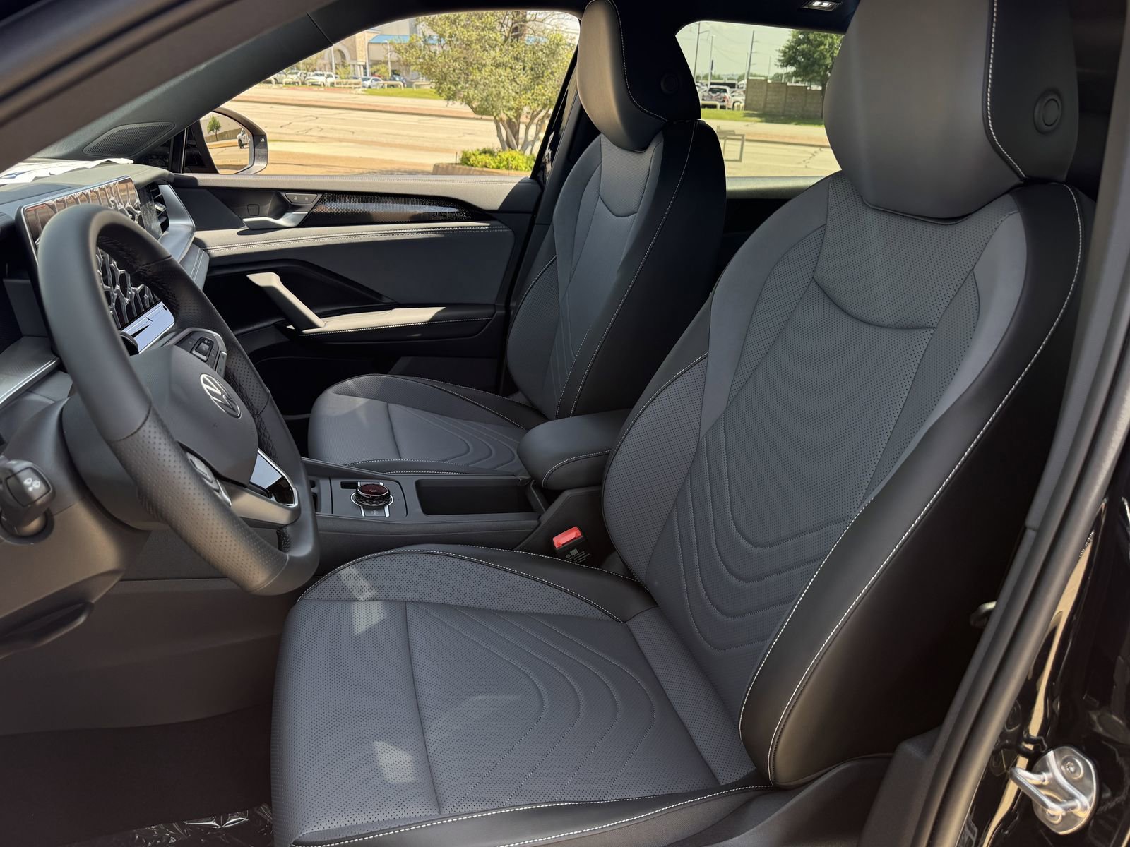 New 2026 Volkswagen Tiguan SE R-Line FWD image 26
