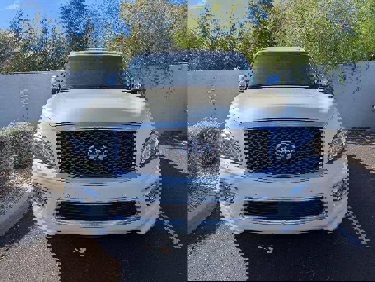 Used 2016 INFINITI QX80 2WD w/ Deluxe Technology Package image 3