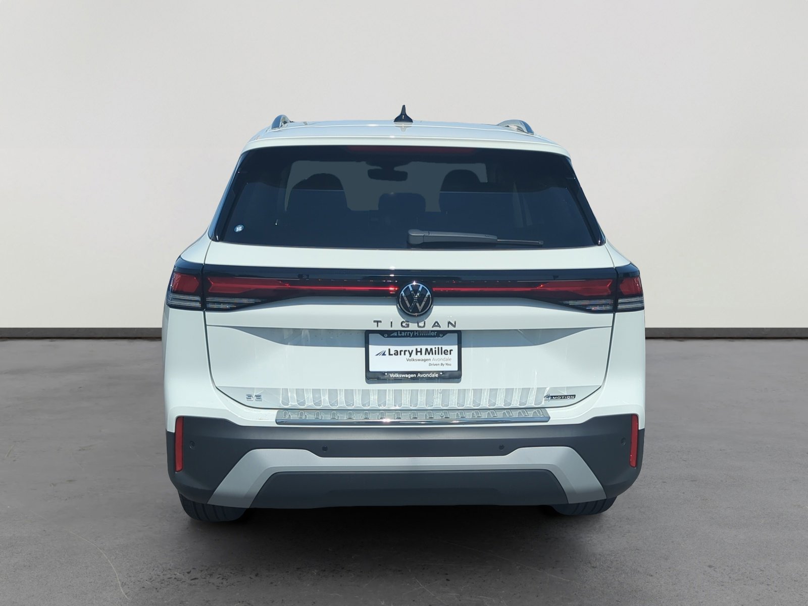 New 2025 Volkswagen Tiguan SE image 4