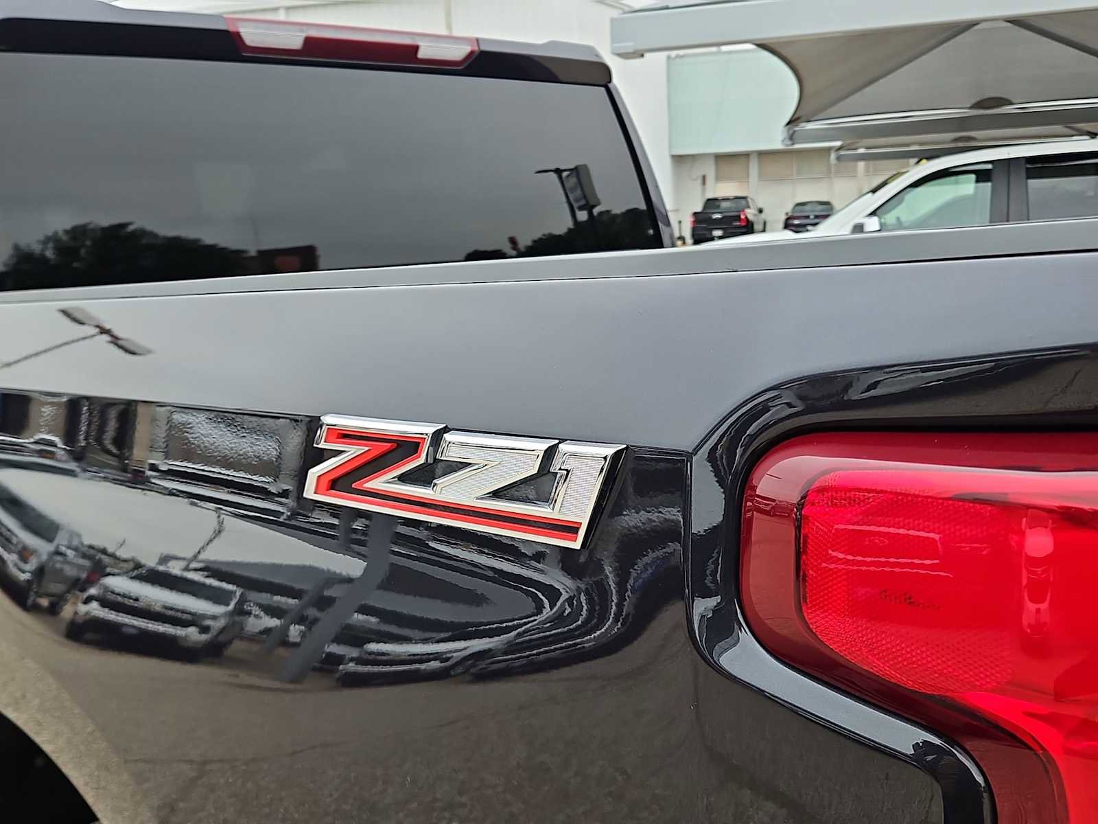 Used 2022 Chevrolet Silverado 1500 LTZ AWD/4WD image 11
