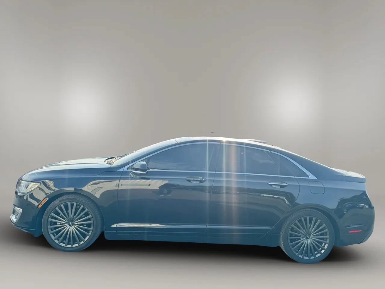 Used 2017 Lincoln MKZ Reserve w/ Climate Package AWD/4WD image 4