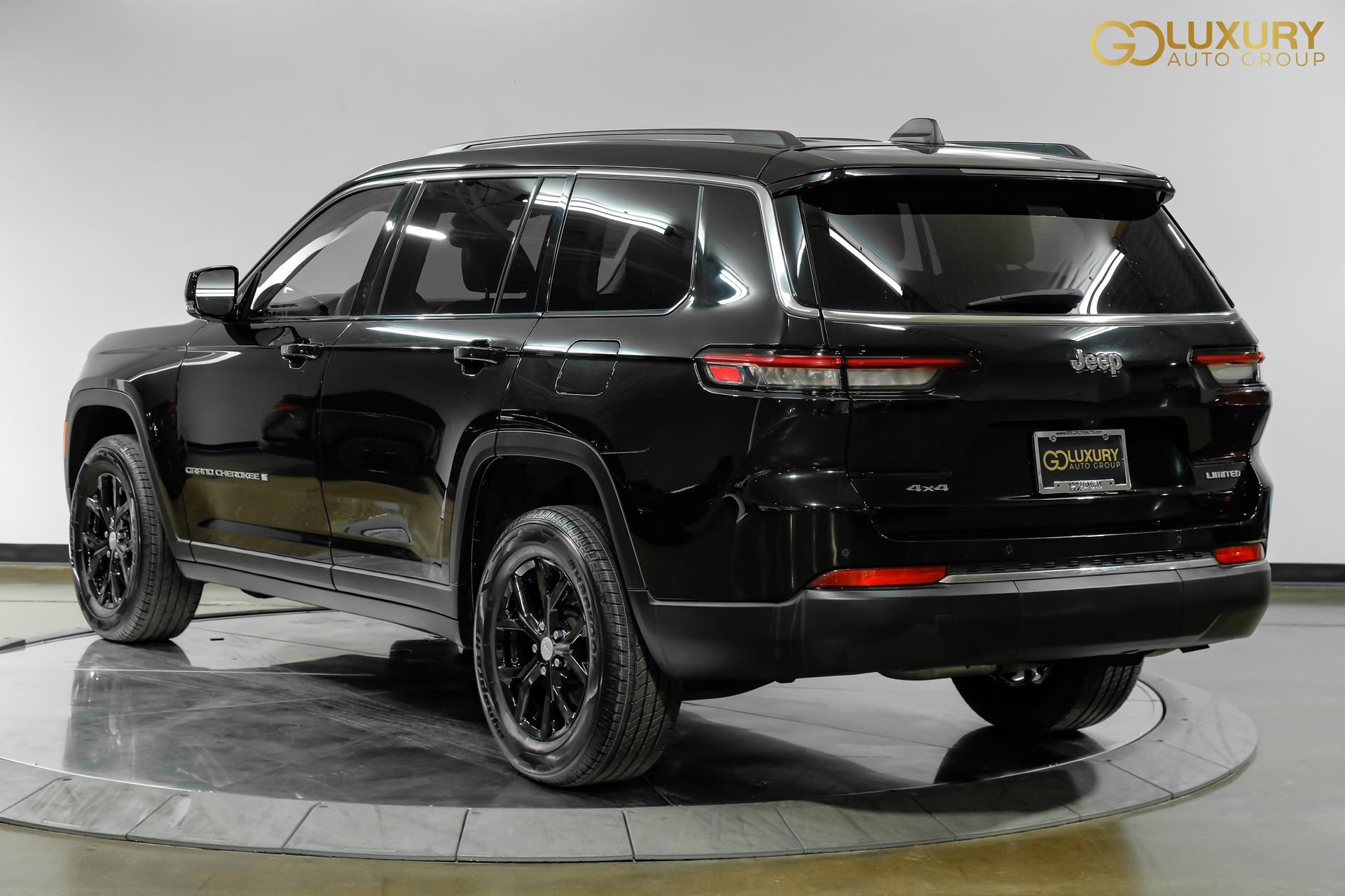 Used 2023 Jeep Grand Cherokee L Limited AWD/4WD image 11