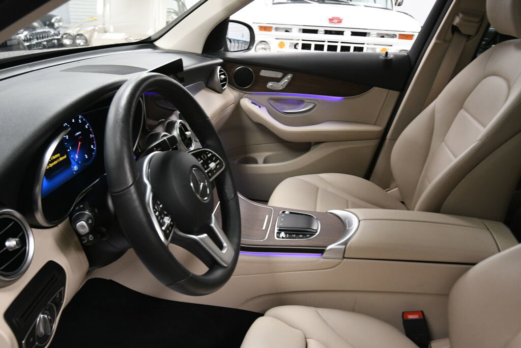 Used 2021 Mercedes-Benz GLC 300 4MATIC image 22